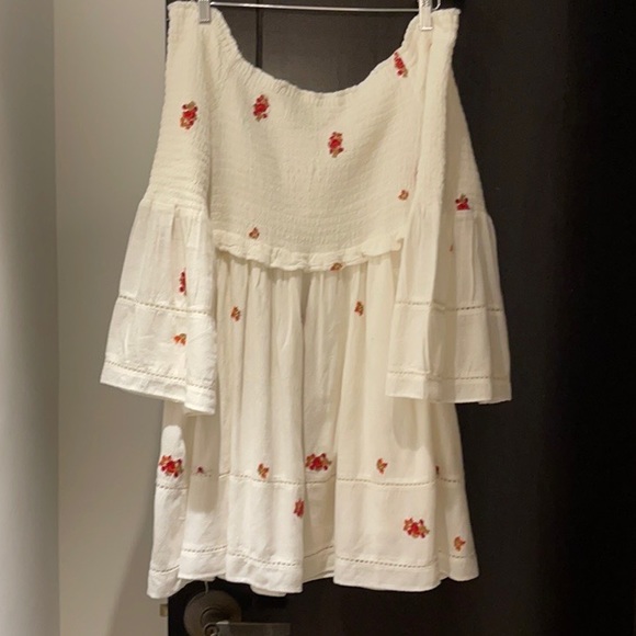 Free People Dresses & Skirts - Free People off shoulder